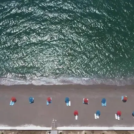 Salazzo Calis Beach Вилла *