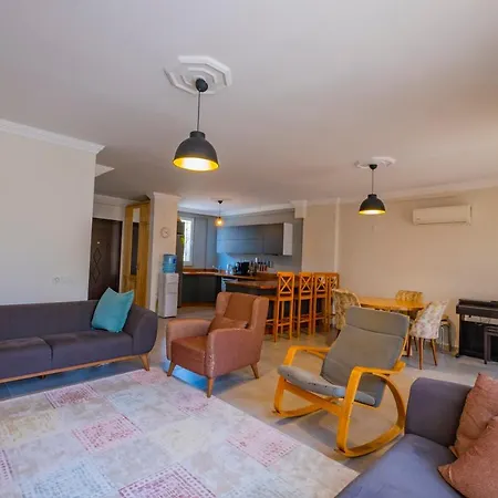 Salazzo Calis Beach Villa *