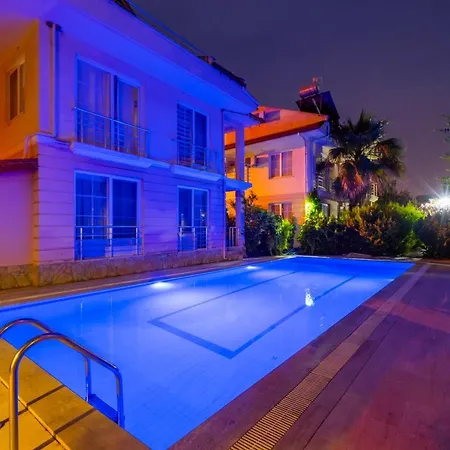 Salazzo Calis Hotell 4*